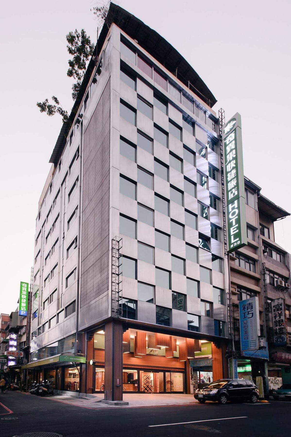 Kiwi Express Hotel - Chenggong Rd Тайчжун Экстерьер фото